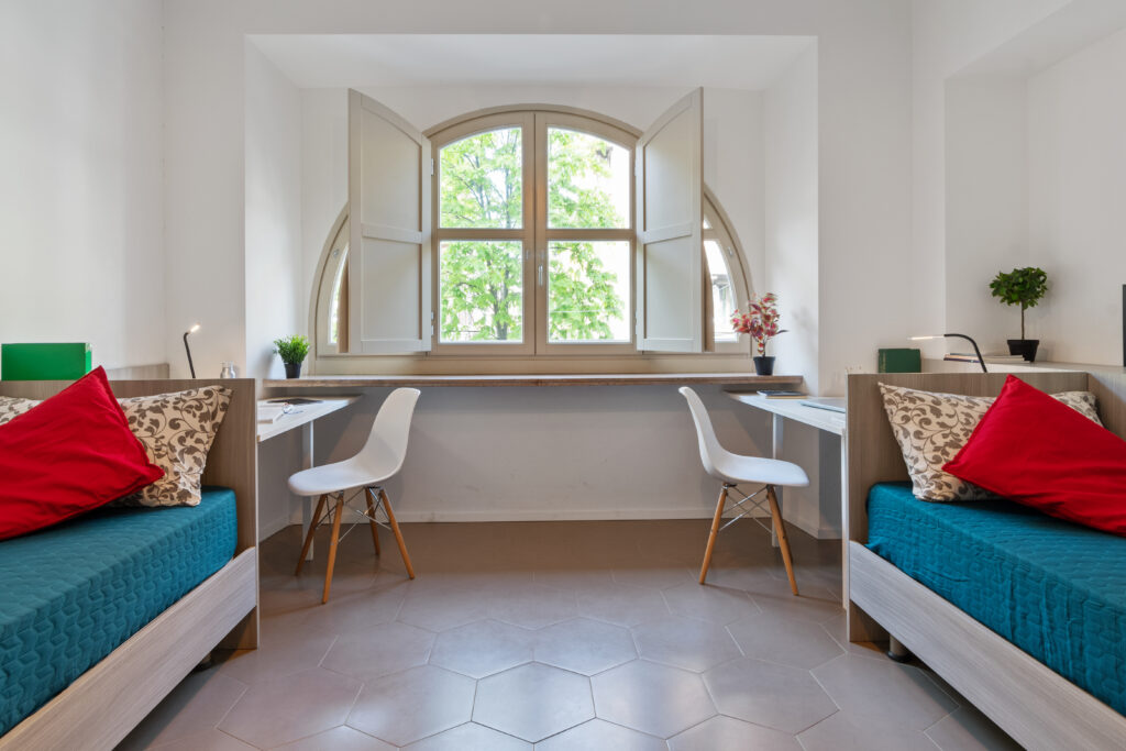 HABITACIÓN DOBLE EN APARTAMENTO
