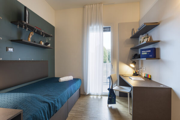 SINGLE ROOM IN APARTMENT