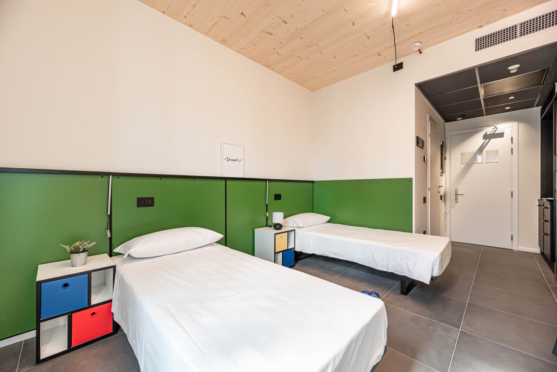 DOUBLE ROOM WITH PRIVATE BATHROOM