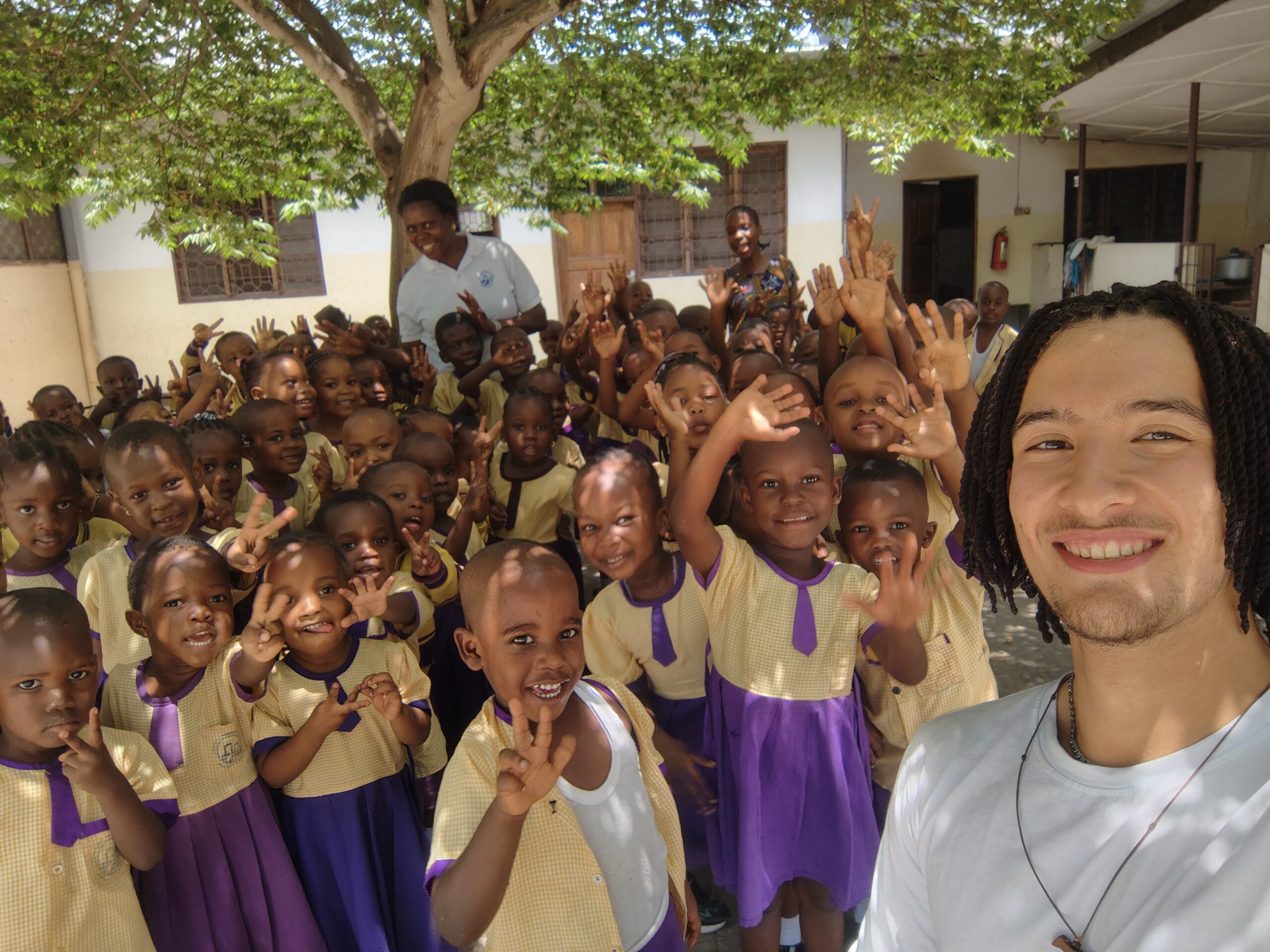 Quando il volontariato cambia la vita: la storia di Francesco, studente Camplus Bernini in Tanzania